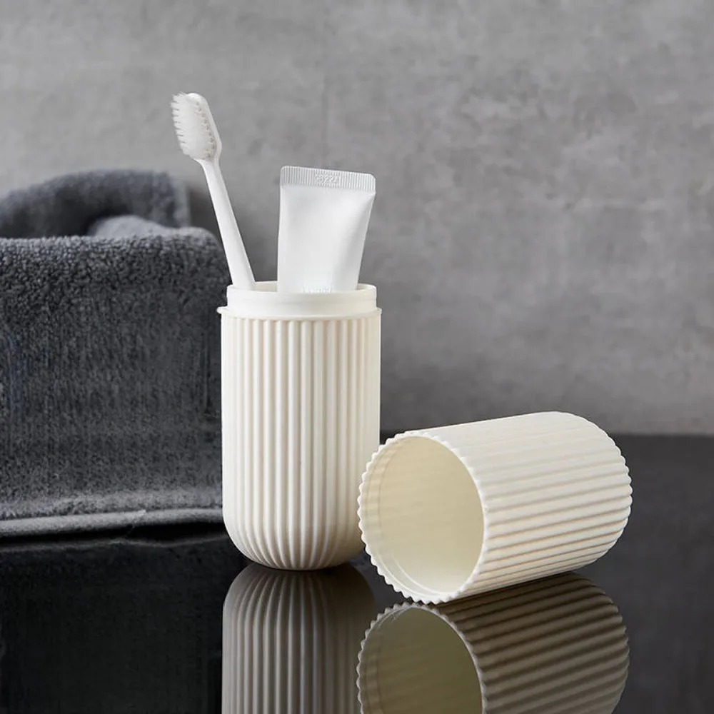 Przenośny pojemnik na szczotec – Toothbrush Holder Set recenzja i cena